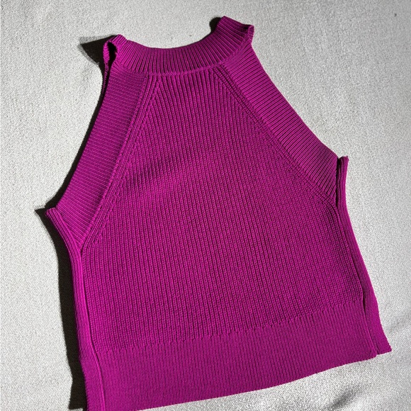 Aritzia Wilfred Crevier XS Fuschia Knit Top, halter style show off your shoulder - Picture 6 of 9